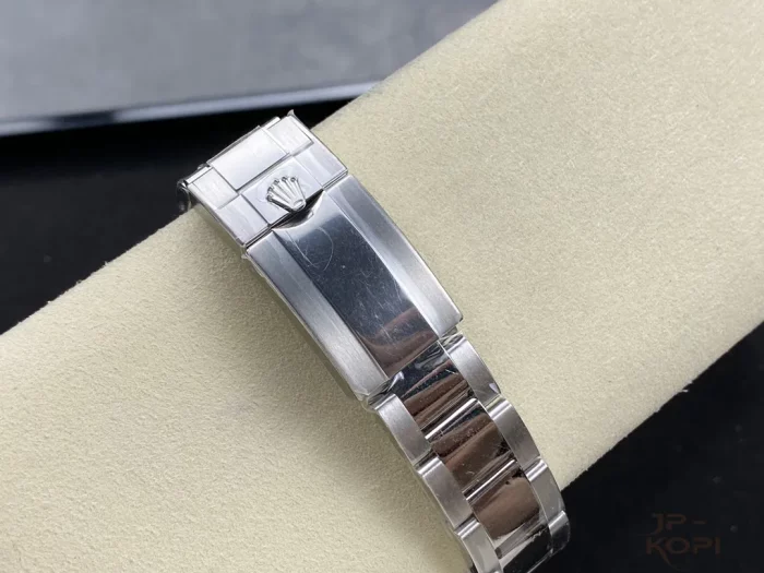 ロレックス GMTマスター II 126710BLRO-0002 レッド×ブルー オイスターブレスレット 丹東Cal.3285【CLEAN工場出品】 - 画像 (8)