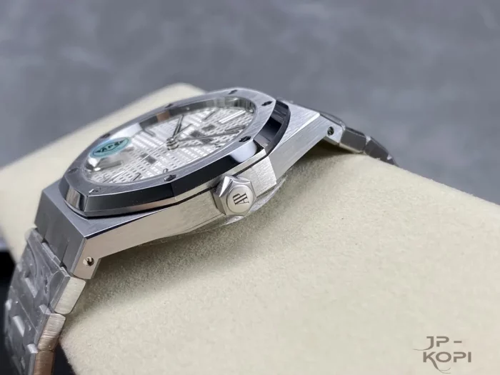 オーデマ・ピゲ ロイヤルオーク 41mm 15400ST.OO.1220ST.02【APS工場出品】 - 画像 (7)