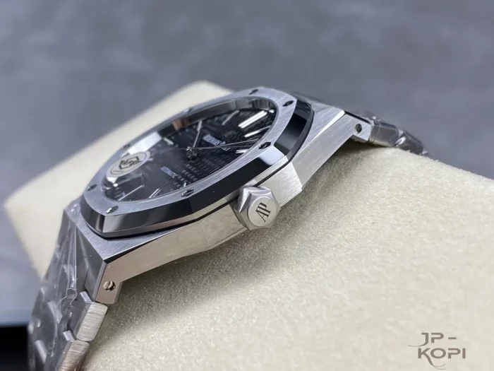 オーデマ・ピゲ ロイヤルオーク 41mm 15400ST.OO.1220ST.01【APS工場出品】 - 画像 (7)
