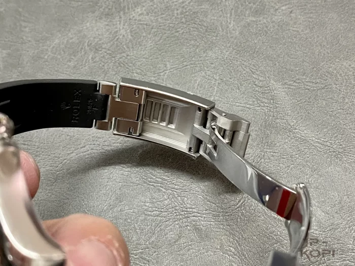 ロレックス ヨットマスター 226659-0002 ブラック 42mm 【VS工場出品】 - 画像 (8)