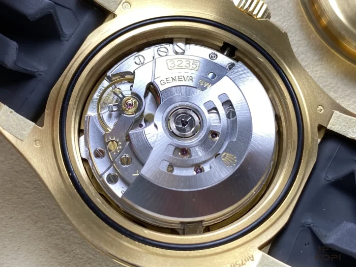ロレックス ヨットマスター 226658-0001 ブラック 配重 42mm 【VS工場出品】 - 画像 (8)