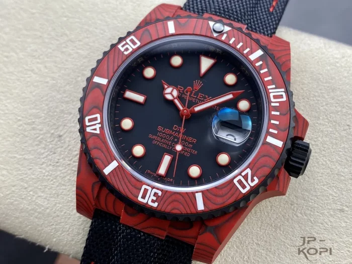 DIW × ロレックス サブマリーナー Carbon｜レッドカーボンケース × ブラックダイヤル【VS工場製】 - 画像 (3)