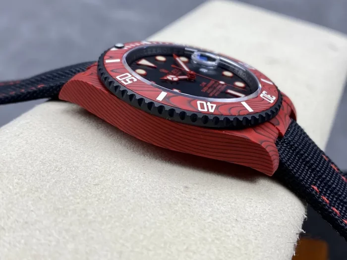 DIW × ロレックス サブマリーナー Carbon｜レッドカーボンケース × ブラックダイヤル【VS工場製】 - 画像 (5)