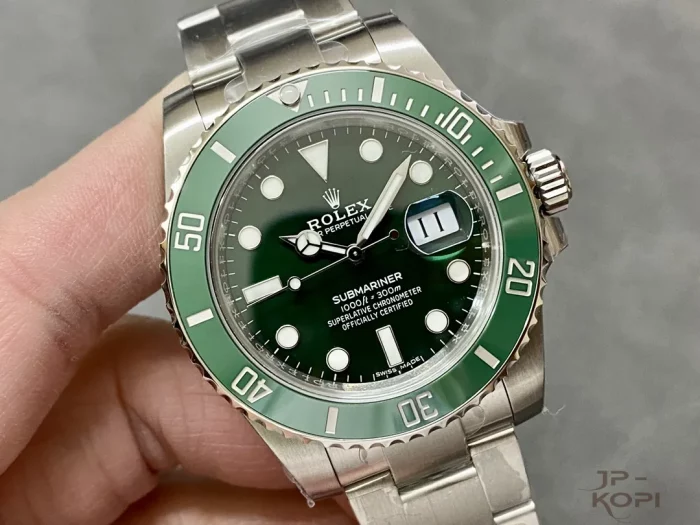 ロレックス サブマリーナー 116610LV グリーン 40mm 【VS工場出品】 - 画像 (2)