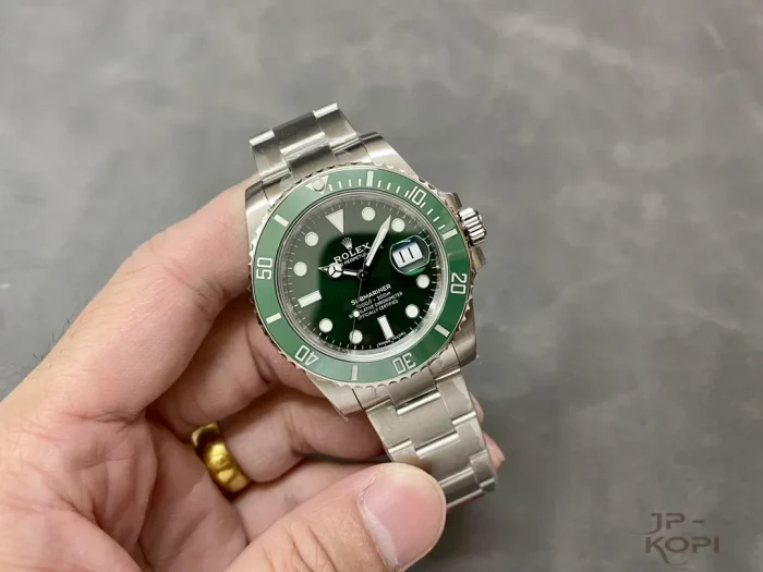 ロレックス サブマリーナー 116610LV グリーン 40mm 【VS工場出品】 - 画像 (4)