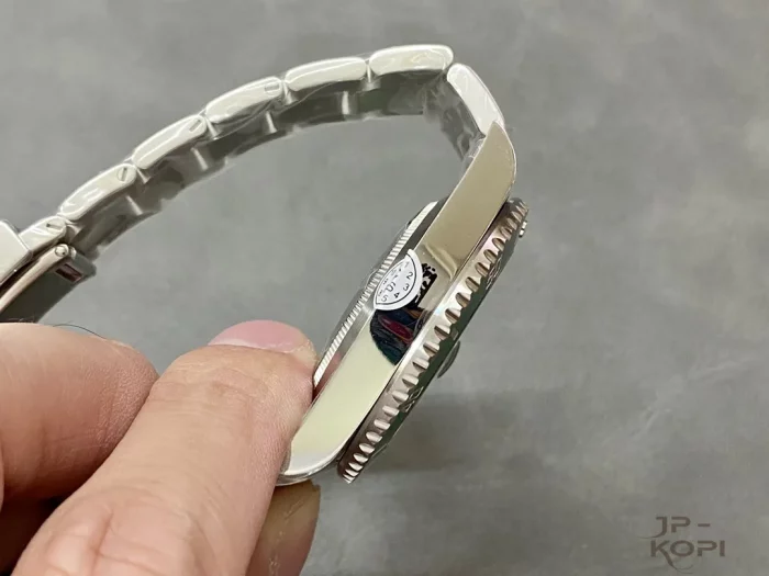 ロレックス サブマリーナー 116610LV グリーン 40mm 【VS工場出品】 - 画像 (5)