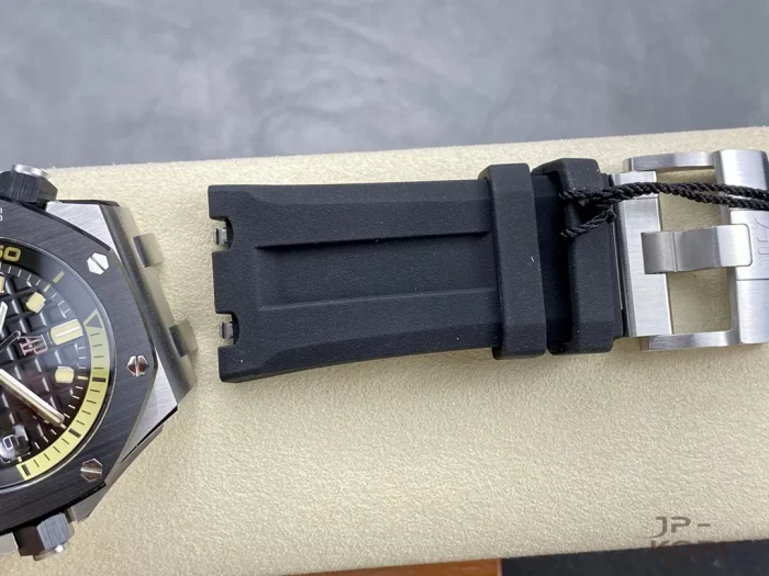 オーデマ・ピゲ ロイヤルオークオフショア ダイバー 15720CN.OO.A002CA.01【ZF工場出品】 - 画像 (8)