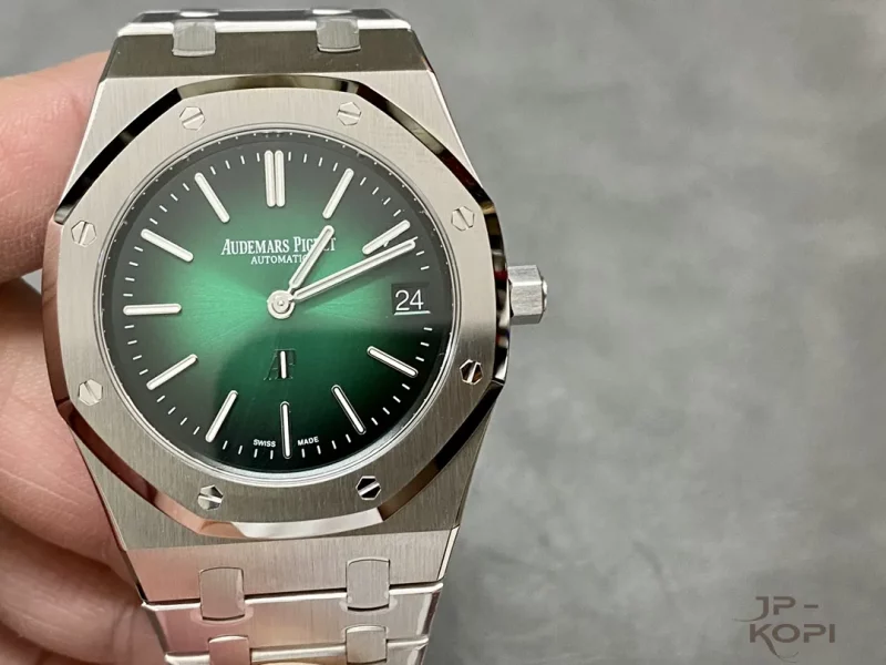 オーデマ・ピゲ ロイヤル オーク ジャンボ エクストラ シン 50周年記念 39mm 16202PT.OO.1240PT.01【ZF工場出品】