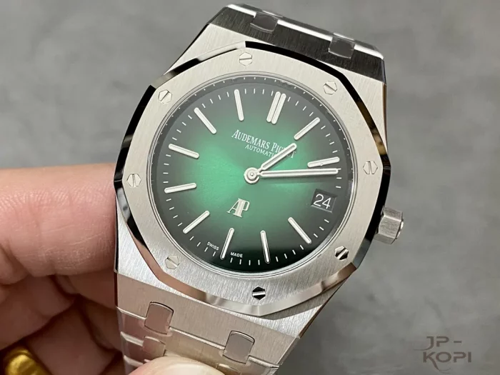 オーデマ・ピゲ ロイヤル オーク ジャンボ エクストラ シン 50周年記念 39mm 16202PT.OO.1240PT.01【ZF工場出品】 - 画像 (3)