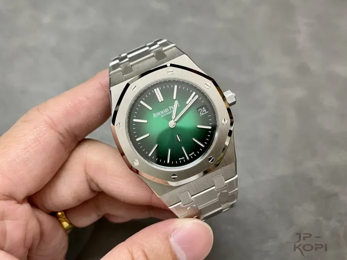 オーデマ・ピゲ ロイヤル オーク ジャンボ エクストラ シン 50周年記念 39mm 16202PT.OO.1240PT.01【ZF工場出品】 - 画像 (4)