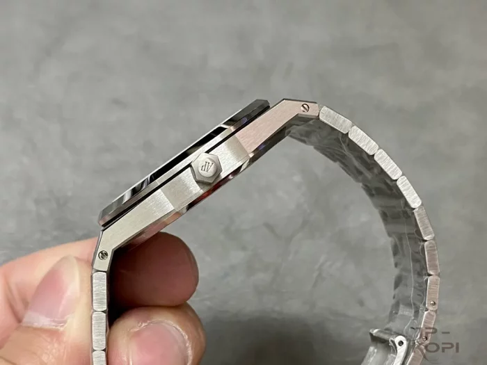 オーデマ・ピゲ ロイヤル オーク ジャンボ エクストラ シン 50周年記念 39mm 16202PT.OO.1240PT.01【ZF工場出品】 - 画像 (6)