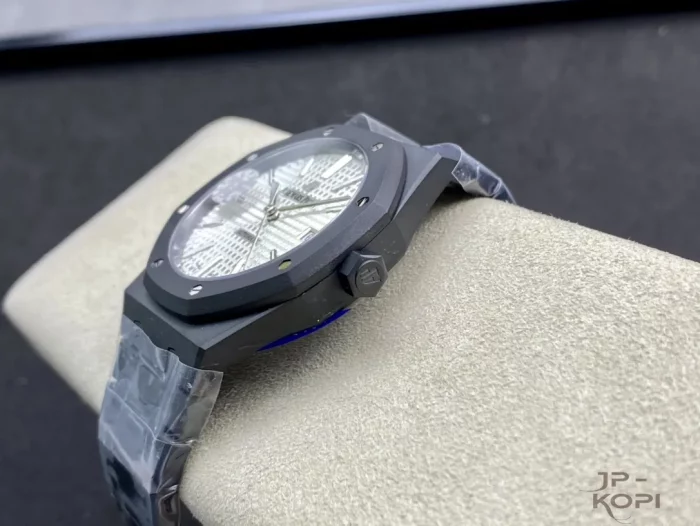オーデマ・ピゲ ロイヤルオーク DLC シルバー 15400  41mm【ZF工場出品】 - 画像 (7)