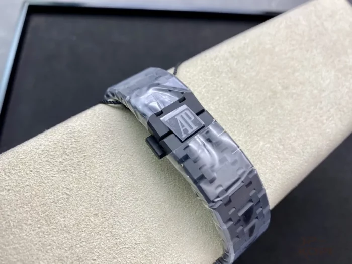 オーデマ・ピゲ ロイヤルオーク DLC ブルー 15400  41mm 【ZF工場出品】 - 画像 (9)