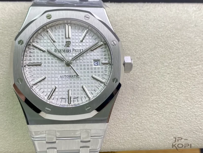 オーデマ・ピゲ ロイヤルオーク 41mm 15400ST.OO.1220ST.02【ZF工場出品】