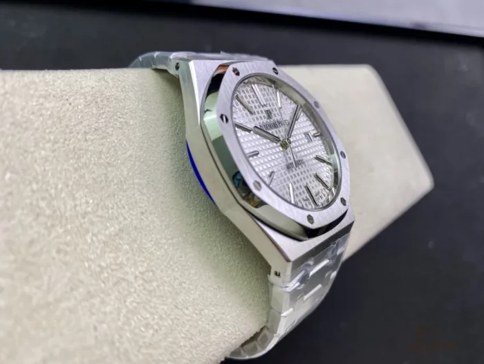 オーデマ・ピゲ ロイヤルオーク 41mm 15400ST.OO.1220ST.02【ZF工場出品】 - 画像 (5)
