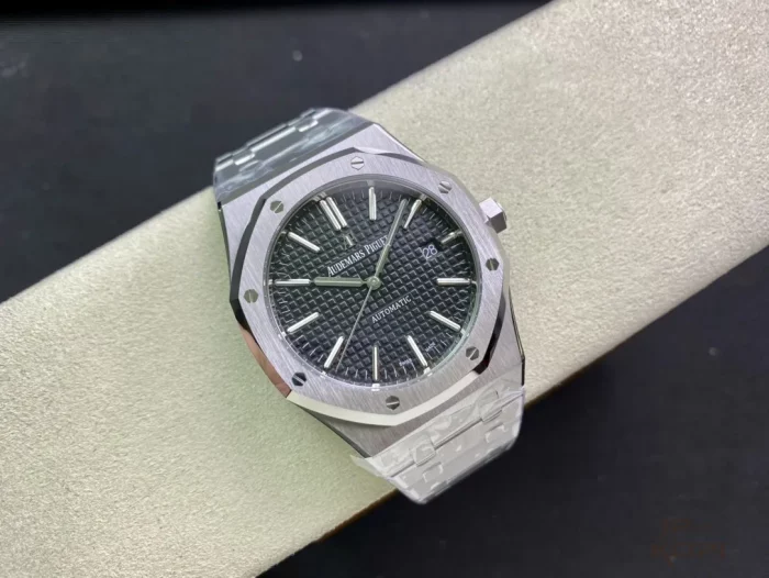 オーデマ・ピゲ ロイヤルオーク 41mm 15400ST.OO.1220ST.01【ZF工場出品】 - 画像 (5)