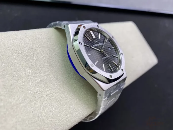オーデマ・ピゲ ロイヤルオーク 41mm 15400ST.OO.1220ST.01【ZF工場出品】 - 画像 (6)