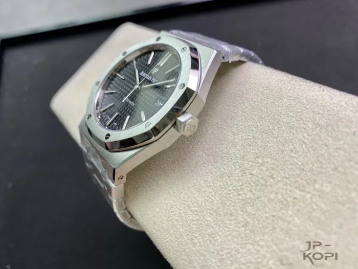 オーデマ・ピゲ ロイヤルオーク 41mm 15400ST.OO.1220ST.01【ZF工場出品】 - 画像 (7)