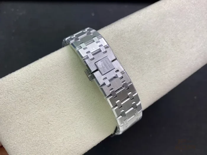 オーデマ・ピゲ ロイヤルオーク 41mm 15400ST.OO.1220ST.01【ZF工場出品】 - 画像 (9)