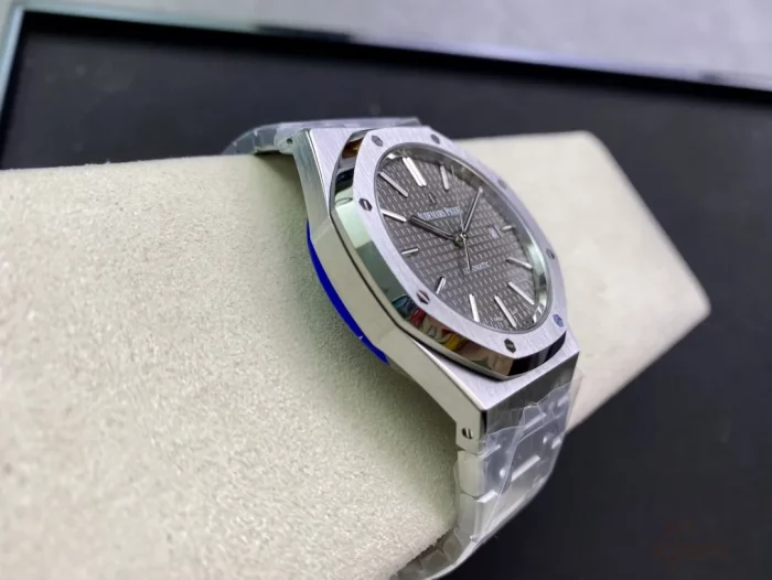 オーデマ・ピゲ ロイヤルオーク 41mm 15400ST.OO.1220ST.04【ZF工場出品】 - 画像 (6)