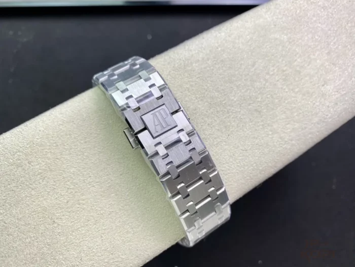 オーデマ・ピゲ ロイヤルオーク 41mm 15400ST.OO.1220ST.04【ZF工場出品】 - 画像 (9)