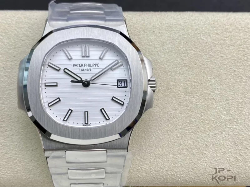 パテック・フィリップ ノーチラス ホワイト 5711/1A-011 丹東Cal.324【3K工場出品】