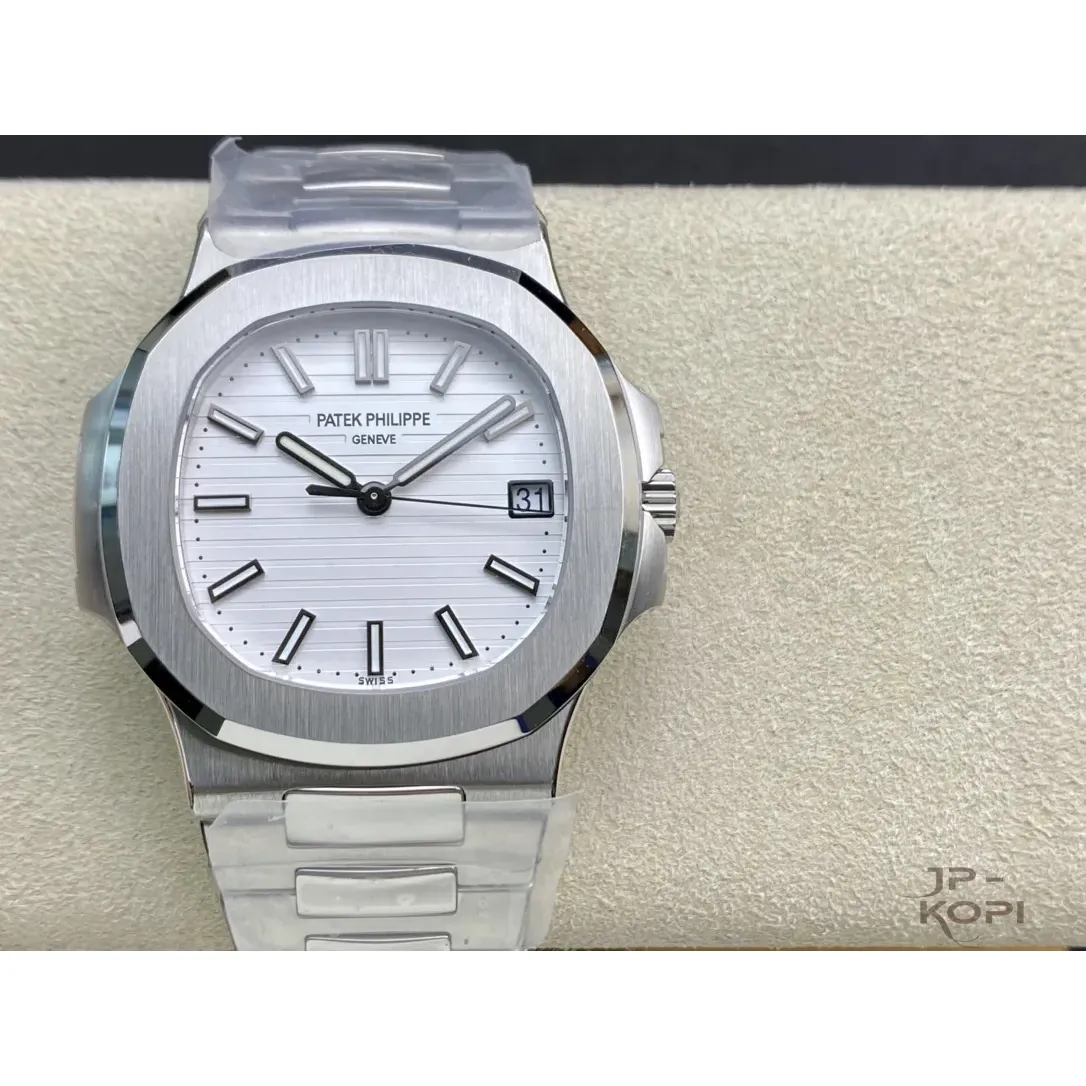 パテック・フィリップ ノーチラス ホワイト 5711/1A-011 丹東Cal.324【3K工場出品】