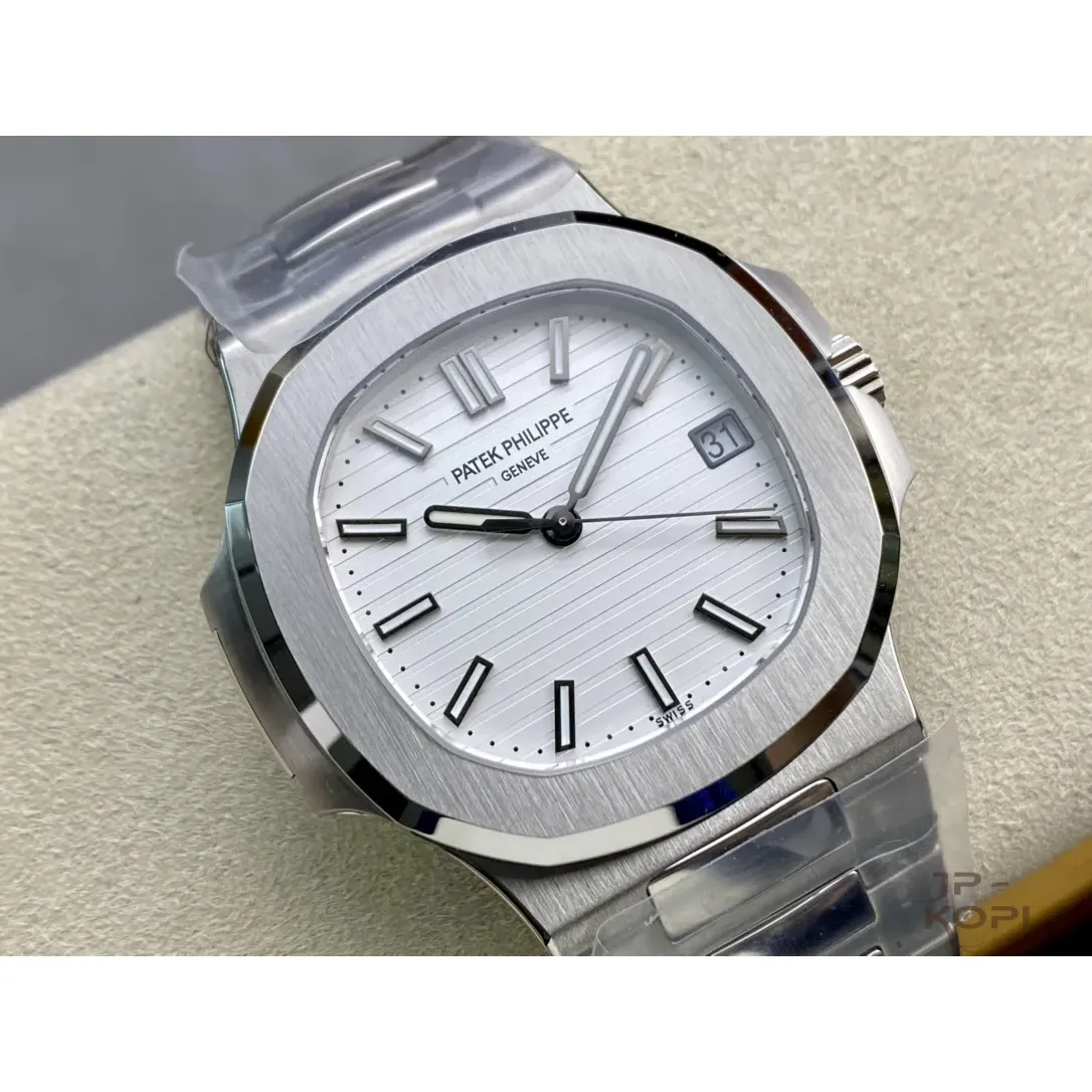 パテック・フィリップ ノーチラス 5711/1A-011|ホワイトダイアル 40mm 丹東Cal.330【3K工場製高品質腕時計】 - 画像 (3)
