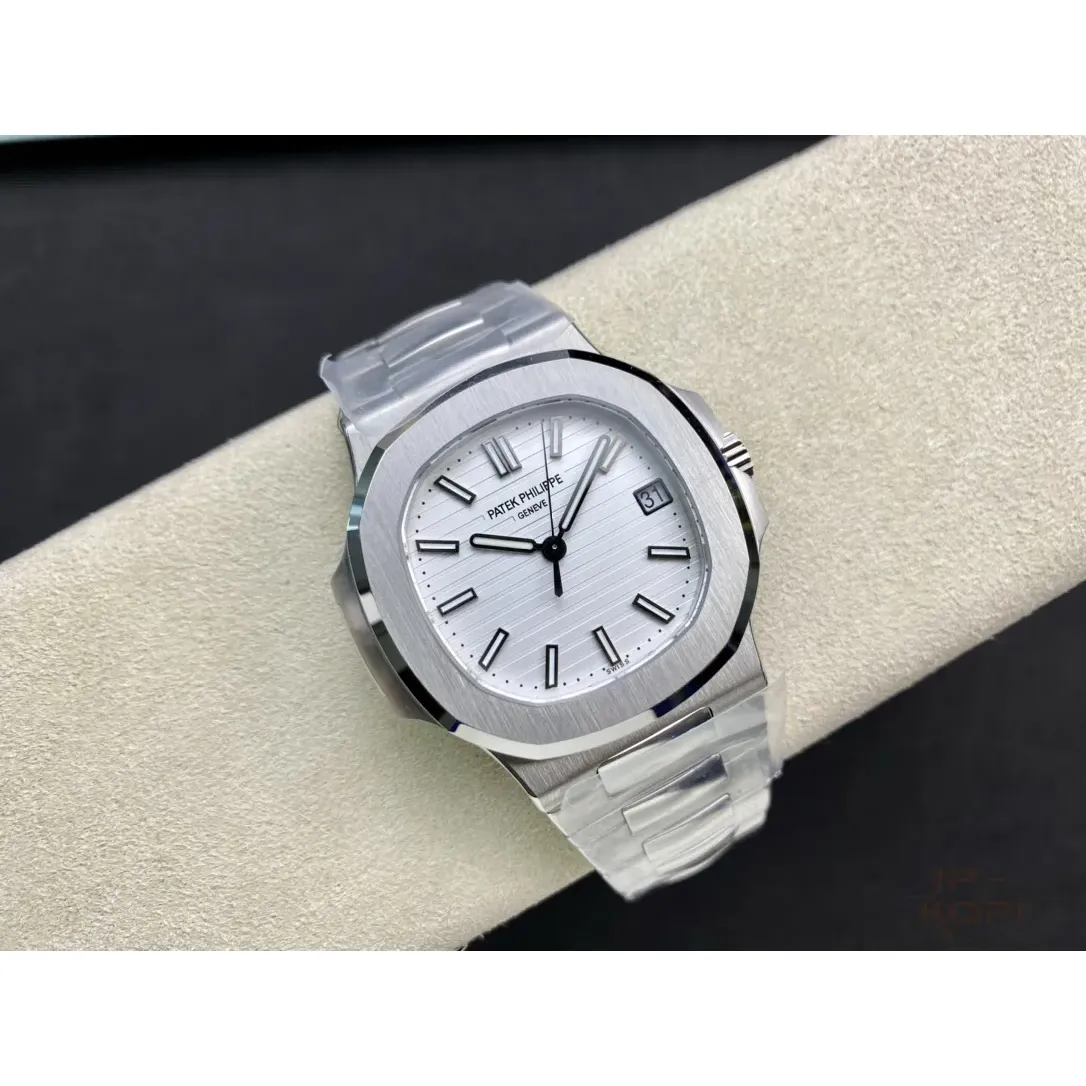 パテック・フィリップ ノーチラス 5711/1A-011|ホワイトダイアル 40mm 丹東Cal.330【3K工場製高品質腕時計】 - 画像 (6)