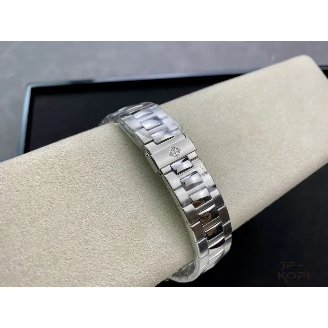 パテック・フィリップ ノーチラス 5711/1A-011|ホワイトダイアル 40mm 丹東Cal.330【3K工場製高品質腕時計】 - 画像 (10)