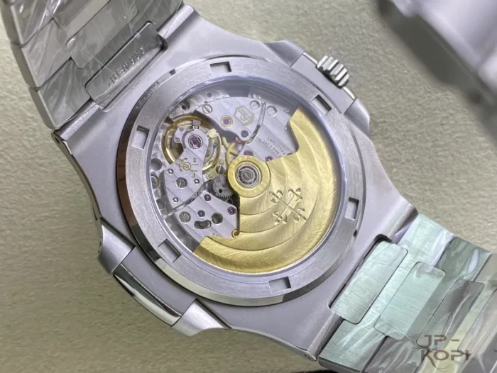 パテック・フィリップ ノーチラス 5711/1300A-001 グリーン ジェム・セッティング ダイアル グリーン 丹東Cal.324【3K工場出品】 - 画像 (8)