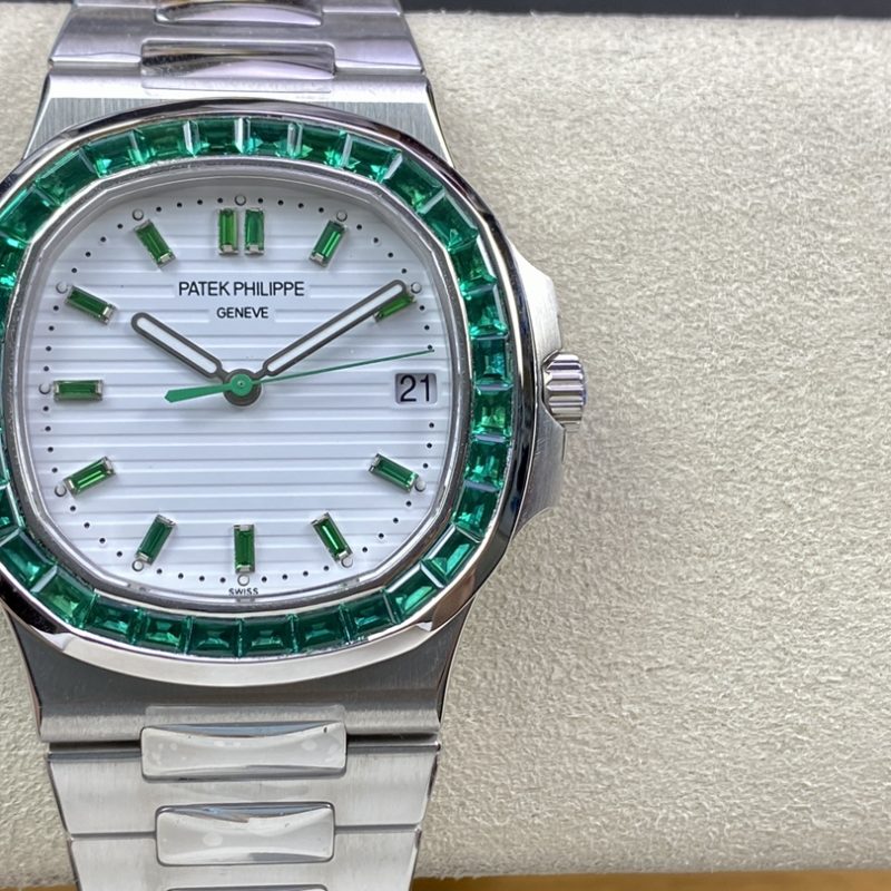 パテック・フィリップ ノーチラス 5711/113P りょくしょくのほうせき 丹東Cal.324【3K工場出品】