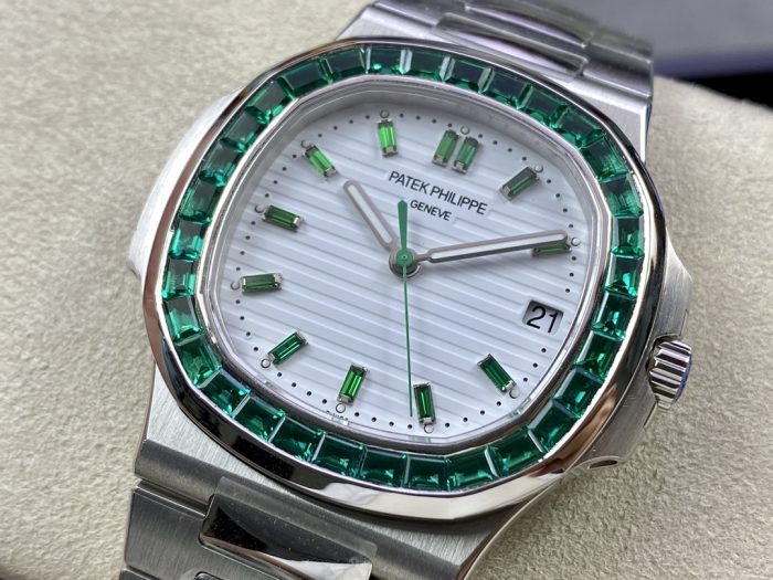 パテック・フィリップ ノーチラス 5711/113P りょくしょくのほうせき 丹東Cal.324【3K工場出品】 - 画像 (3)