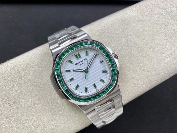 パテック・フィリップ ノーチラス 5711/113P りょくしょくのほうせき 丹東Cal.324【3K工場出品】 - 画像 (5)