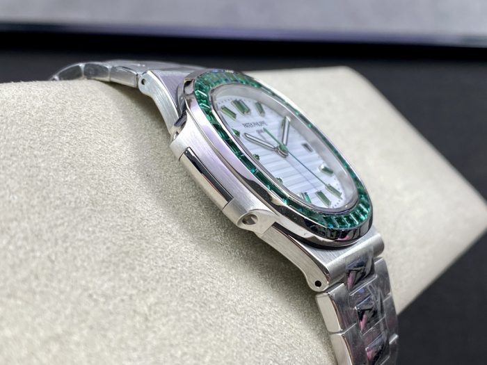 パテック・フィリップ ノーチラス 5711/113P りょくしょくのほうせき 丹東Cal.324【3K工場出品】 - 画像 (6)