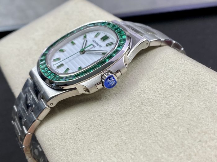 パテック・フィリップ ノーチラス 5711/113P りょくしょくのほうせき 丹東Cal.324【3K工場出品】 - 画像 (7)