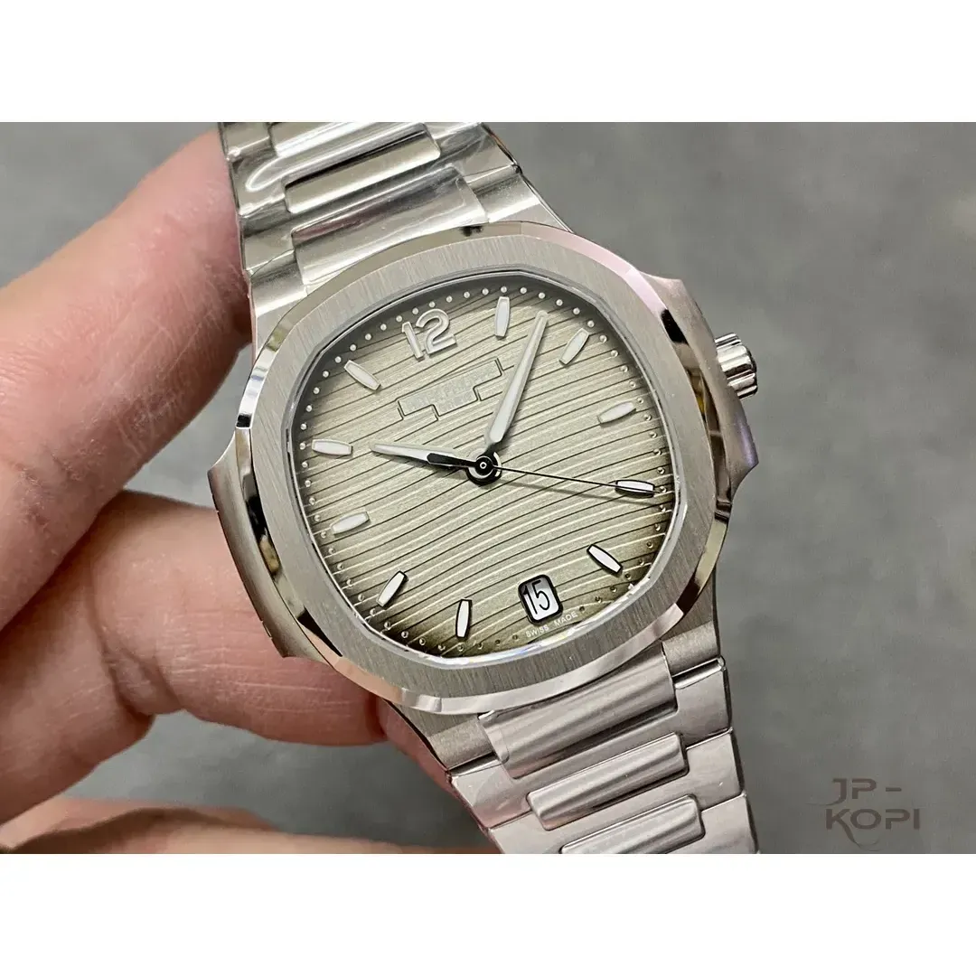 パテック・フィリップ ノーチラス 7118/1A-011|モークグレーダイアル 35mm 丹東Cal.324【3K工場製高品質腕時計】 - 画像 (3)