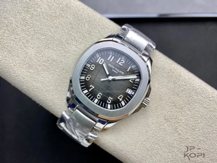 パテック・フィリップ アクアノート エクストララージ 5167/1A-001 ブラック【3K工場出品】 - 画像 (4)