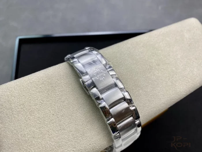 パテック・フィリップ アクアノート エクストララージ 5167/1A-001 ブラック【3K工場出品】 - 画像 (9)