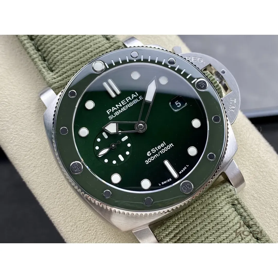 パネライ サブマーシブル PAM01287|クアランタクアトロ eSteel™ ヴェルデズメラルド 44MM【VS工場製】 - 画像 (3)