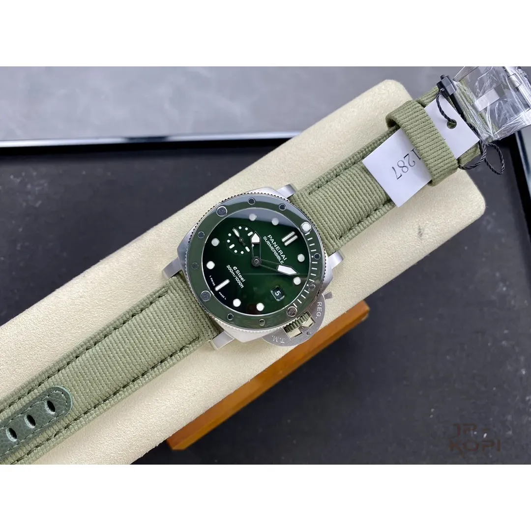 パネライ サブマーシブル PAM01287|クアランタクアトロ eSteel™ ヴェルデズメラルド 44MM【VS工場製】 - 画像 (5)