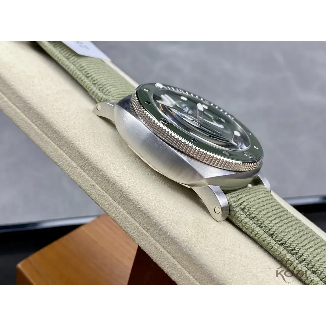 パネライ サブマーシブル PAM01287|クアランタクアトロ eSteel™ ヴェルデズメラルド 44MM【VS工場製】 - 画像 (6)