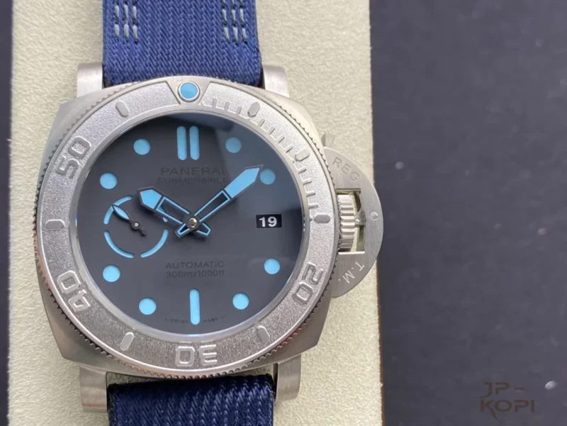 パネライ サブマーシブル マイク・ホーン PAM00985｜チタン×47MM【VS工場製】
