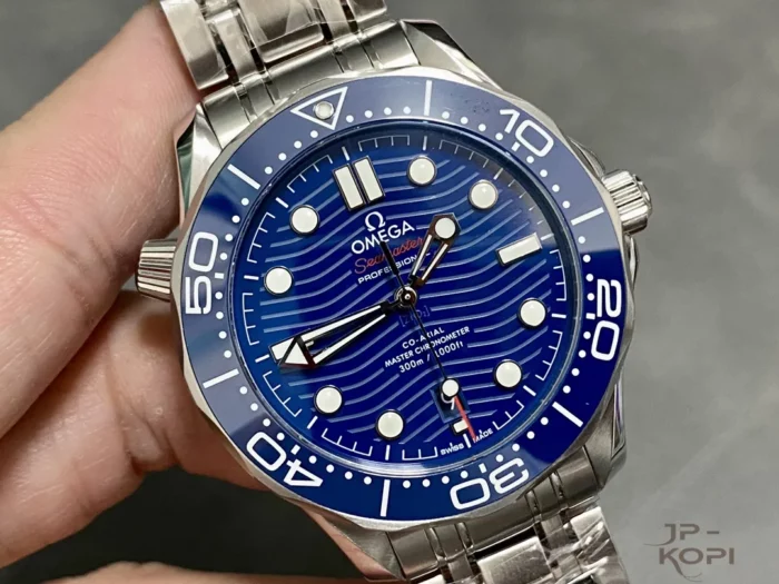 オメガ シーマスター ダイバー300M コーアクシャル マスタークロノメーター 210.30.42.20.03.001【VS工場出品】 - 画像 (2)