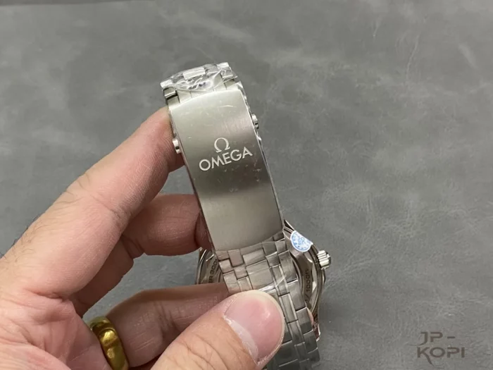オメガ シーマスター ダイバー300M コーアクシャル マスタークロノメーター 210.30.42.20.06.001【VS工場出品】 - 画像 (8)