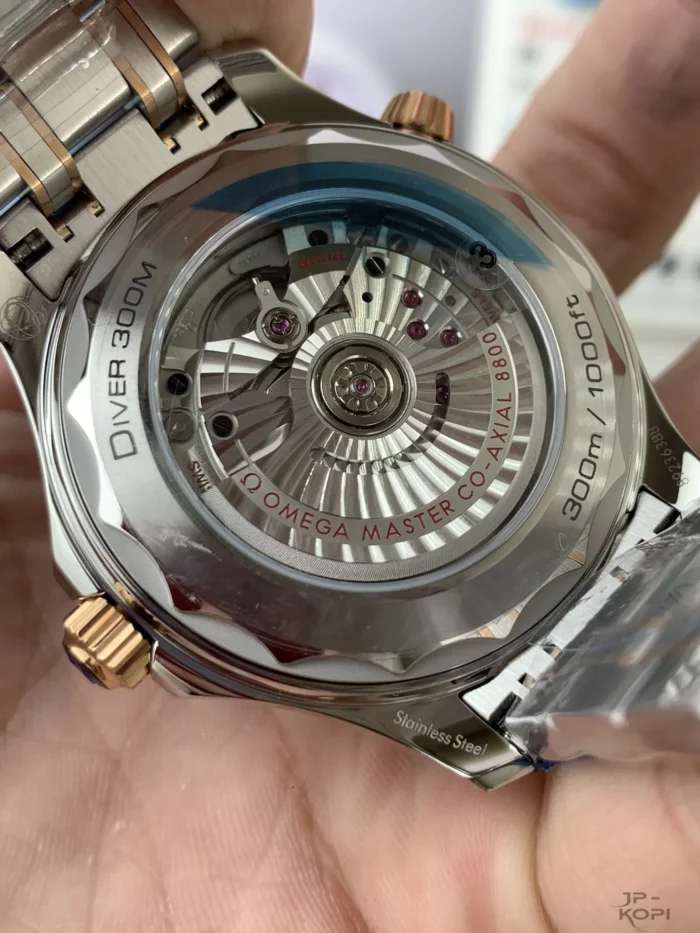 オメガ シーマスター ダイバー300M コーアクシャル マスタークロノメーター 210.20.42.20.01.001【VS工場出品】 - 画像 (4)