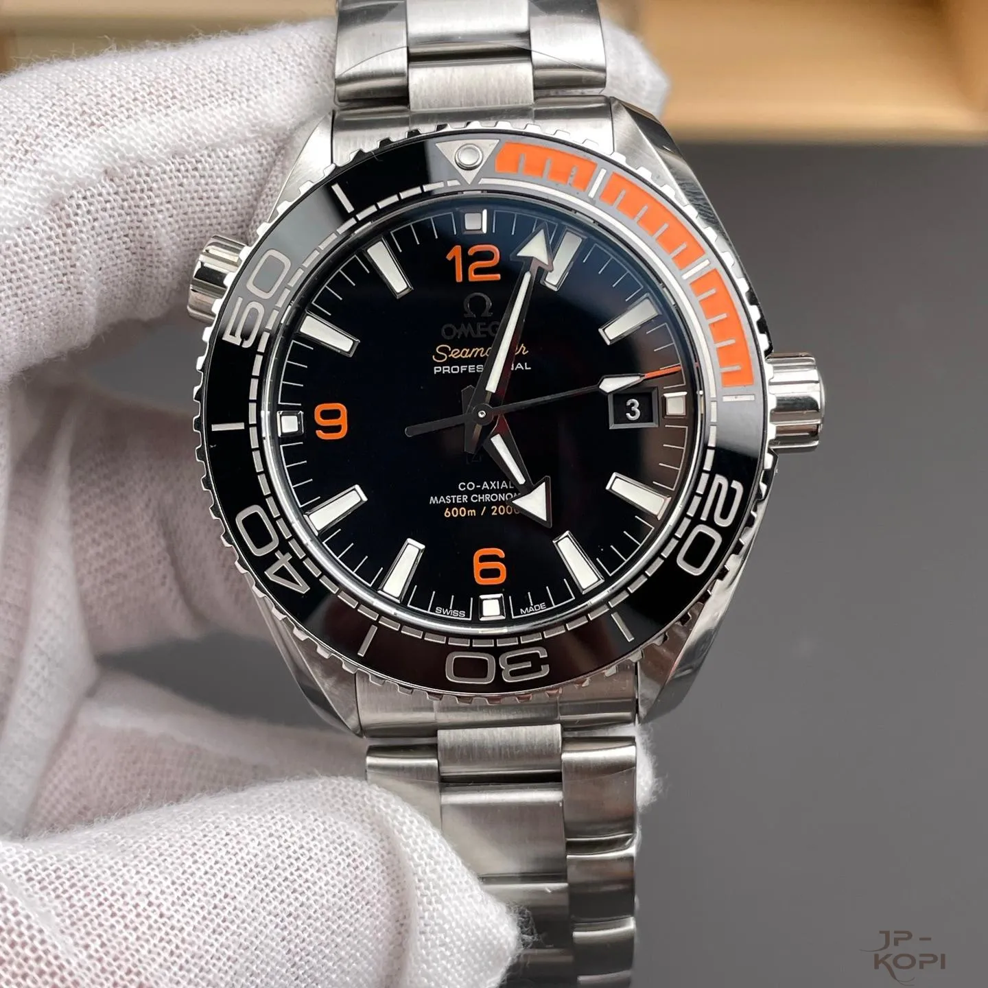 オメガ シーマスター プラネットオーシャン 215.30.44.21.01.002|ブラック×オレンジベゼル 43.5mm【VS工場製腕時計】 - 画像 (3)