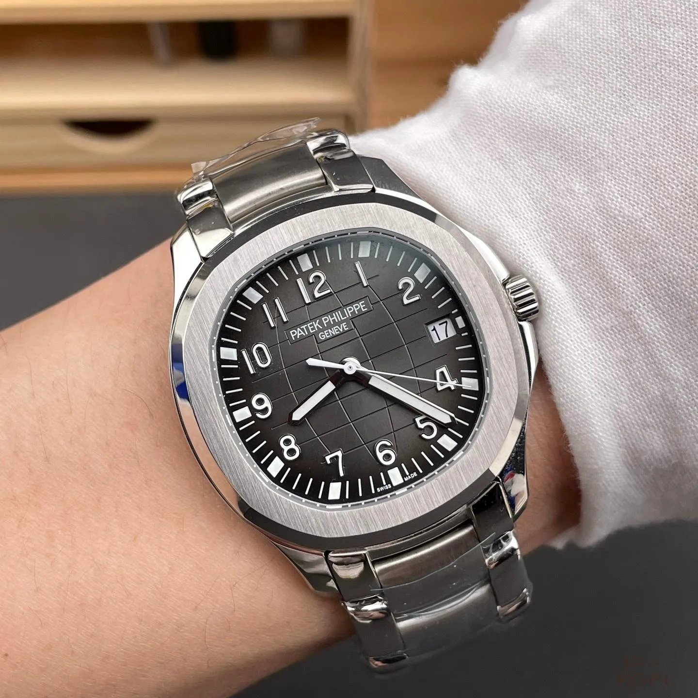 パテック・フィリップ アクアノート 5167/1A-001|ブラックダイアル×ステンレスブレス×Cal.324【3K工場製高品質腕時計】 - 画像 (10)