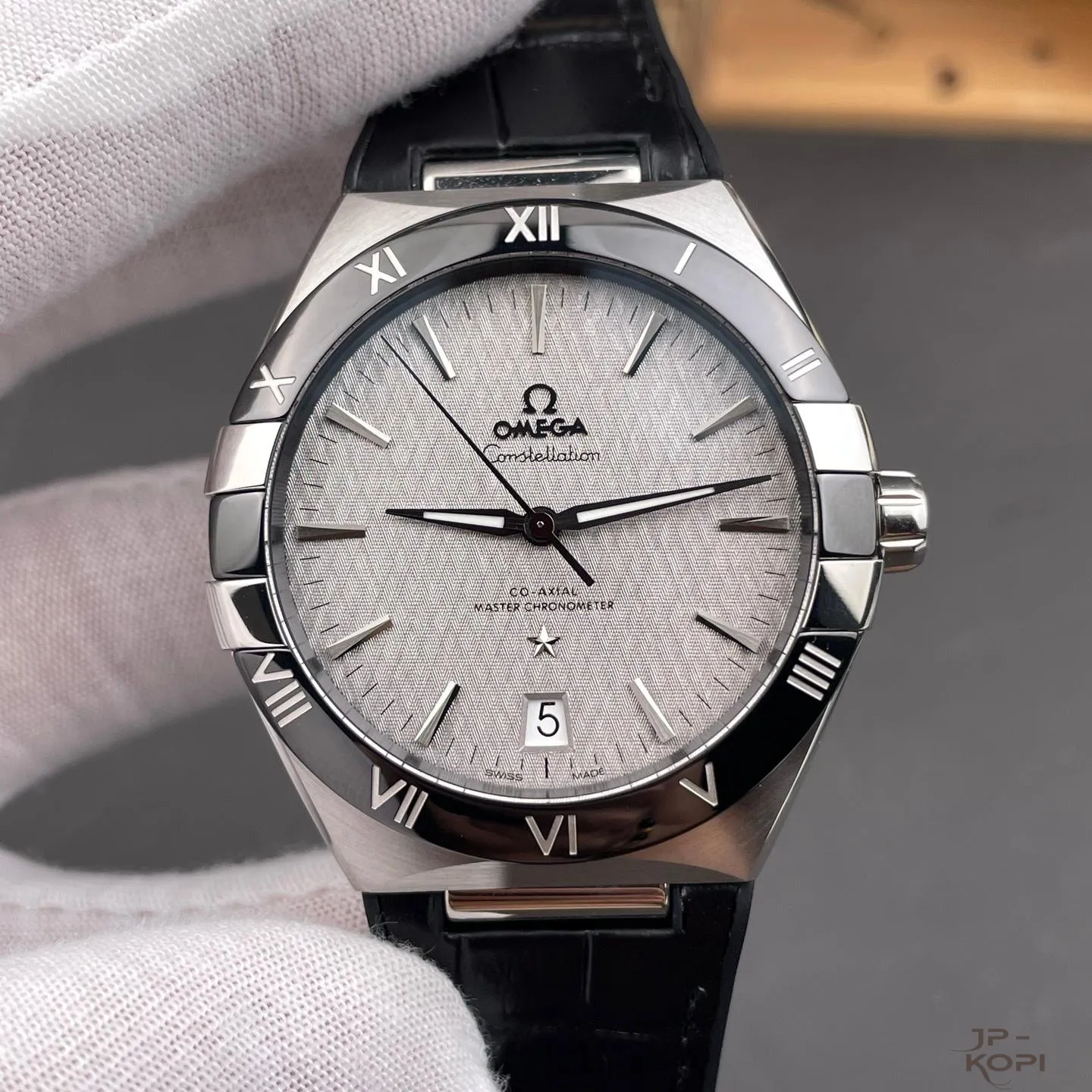 オメガ コーアクシャル マスター クロノメーター 41mm 131.33.41.21.06.001 ブラック×シルバー【VS工場出品】 - 画像 (4)