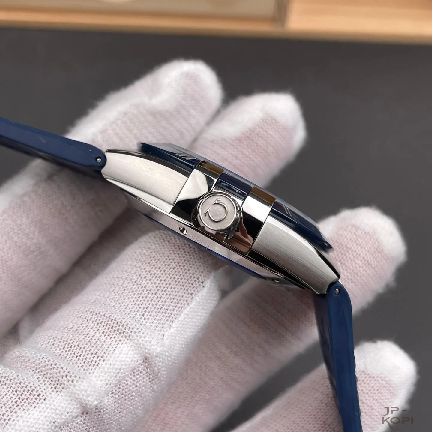 オメガ コーアクシャル マスター クロノメーター 41mm 131.33.41.21.03.001 ブルー×シルバー【VS工場出品】 - 画像 (6)